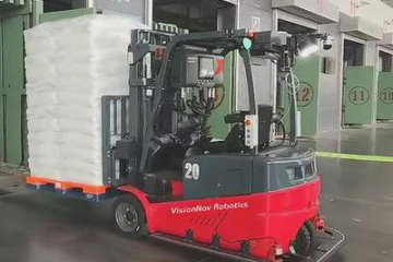 國內首個廂式貨車無人叉車裝箱，未來機器人新突破！
