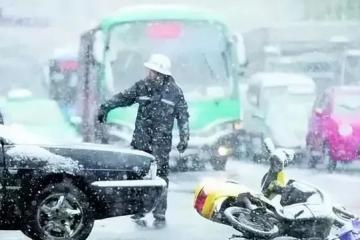 河南一場(chǎng)暴雪，25萬(wàn)新能源車主“若有所思”，取代燃油車成為鬧劇