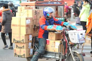 相比“春節不打烊”口號，讓小哥按時返崗更重要