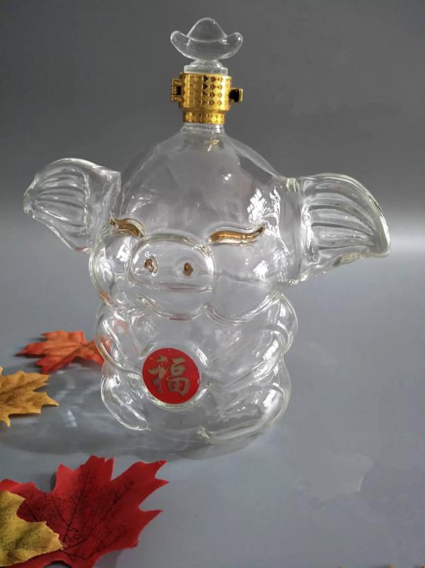 大耳朵小豬豬玻璃酒瓶吹制玻璃工藝酒瓶異形工藝白酒瓶吹制生肖豬酒瓶