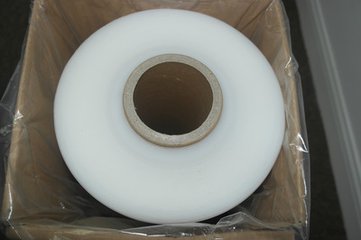 托盤裹膜 山東PE拉伸纏繞膜pe手工機(jī)用自粘性纏繞膜定做
