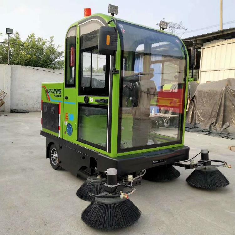 定制小型電動(dòng)清掃車 全封閉式路面清掃車 電動(dòng)四輪掃路車